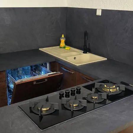 Eric Apartment *